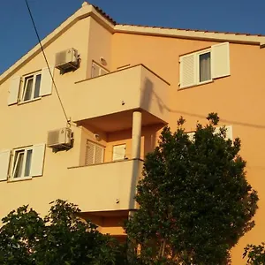 Oaza, Mulo Apartament Vrsi